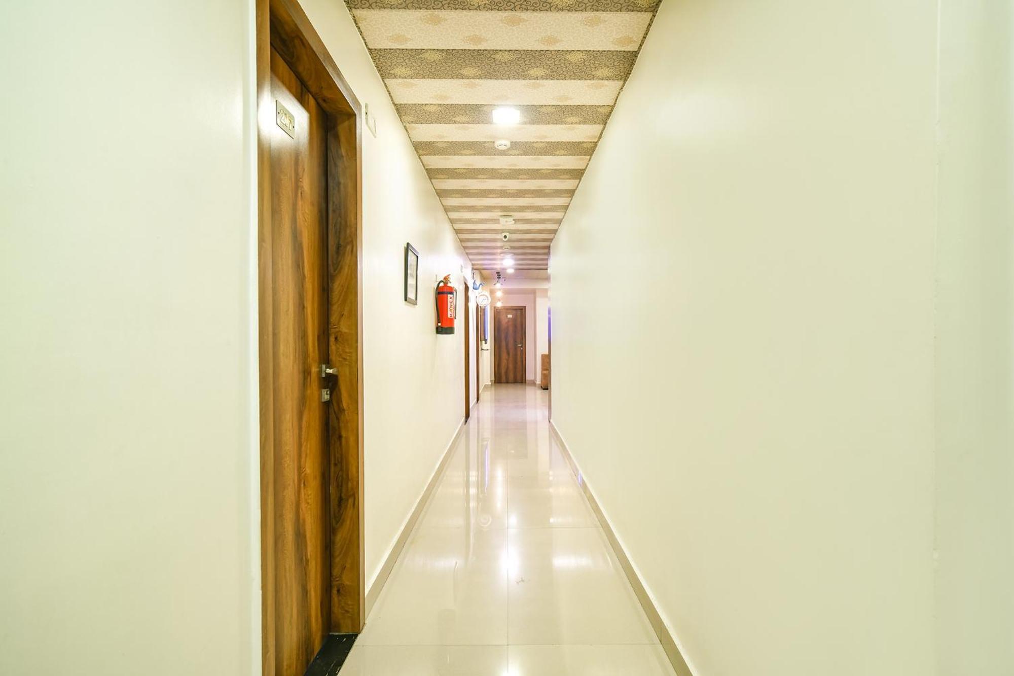 Fabexpress The King Palace Indore Exterior photo